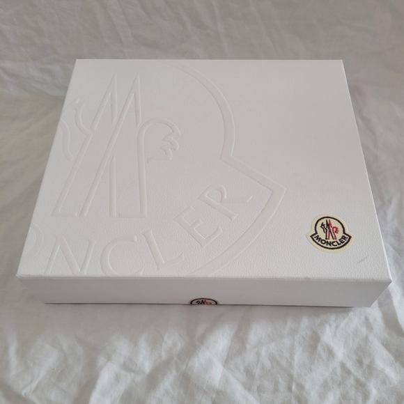 Moncler White Magnetic Gift Box Embossed Logo Decorative Storage Empty Accessory - Picture 3 of 11